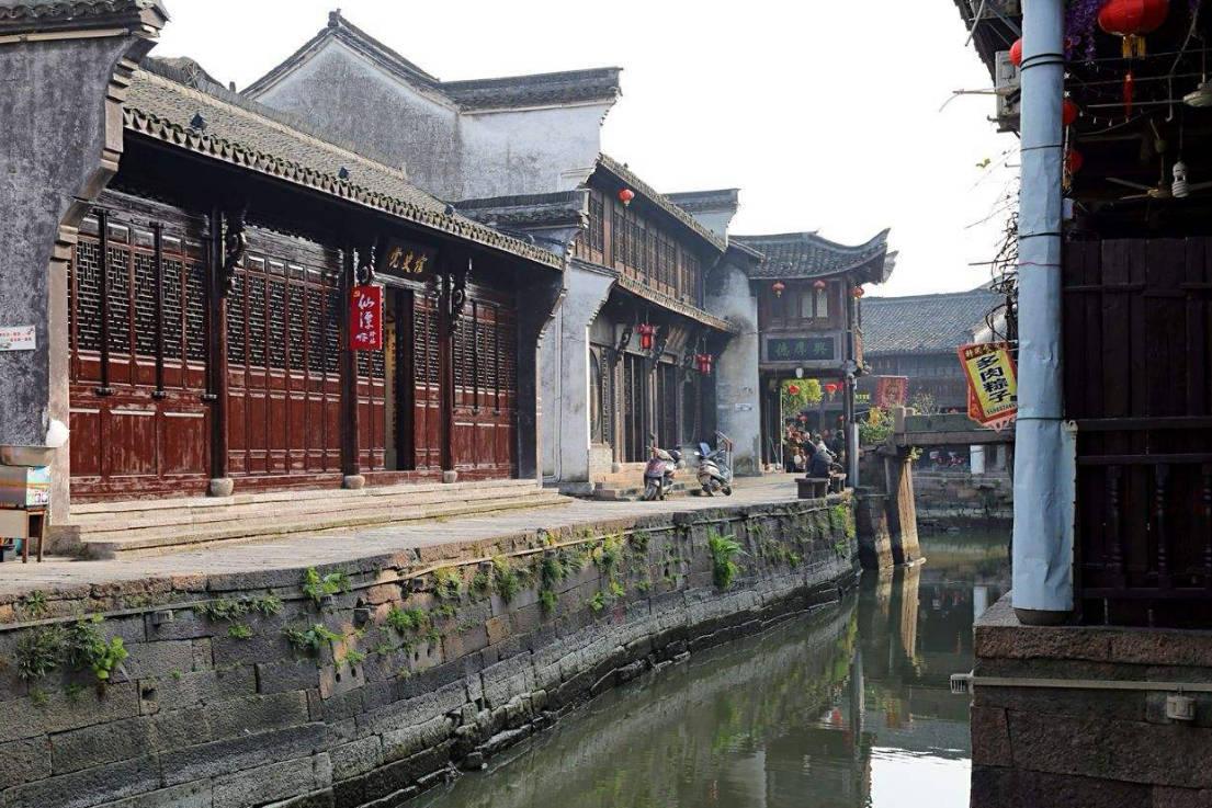 5岁女孩乳牙发黑,家长没在意,半年后孩子脸肿了