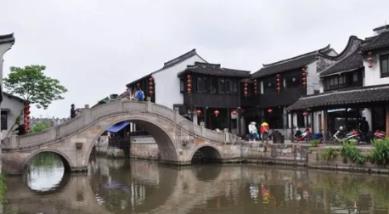 你们比较喜欢女明星还是男明星？你们最喜欢的男明星是谁？你们最喜欢的女明星都是谁？游戏画面